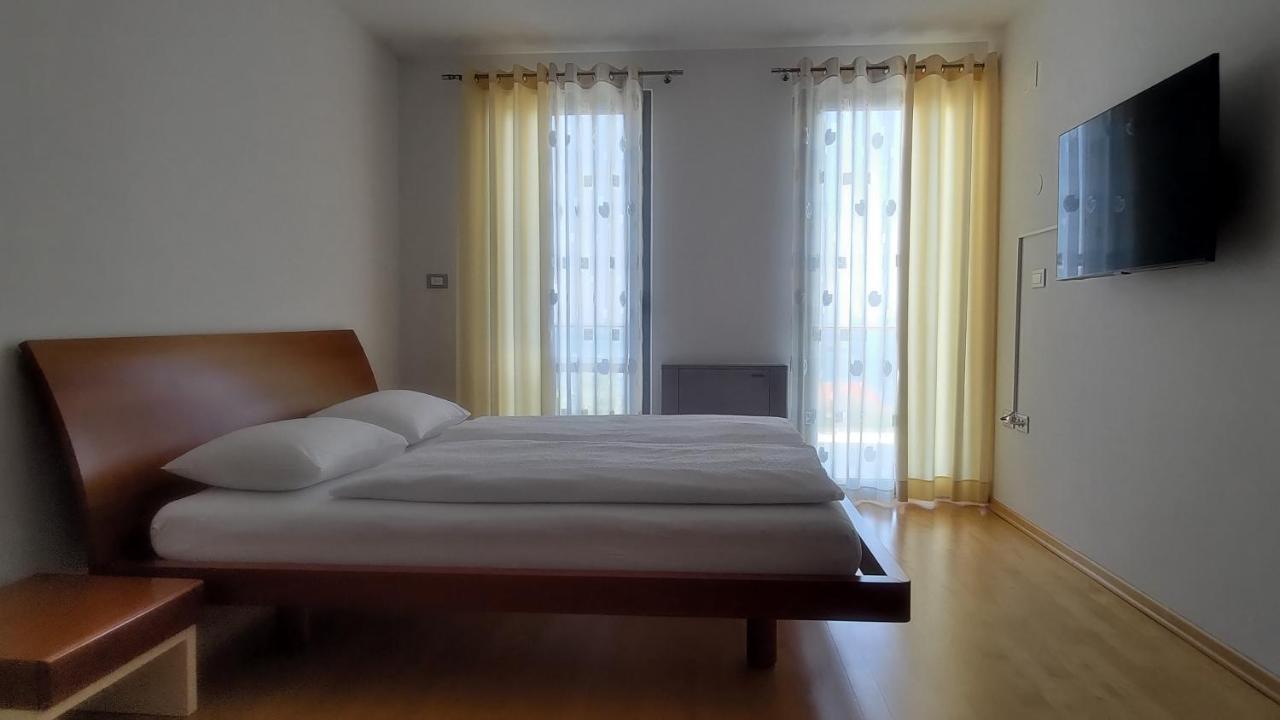 Apartmaji Palea Apartment *